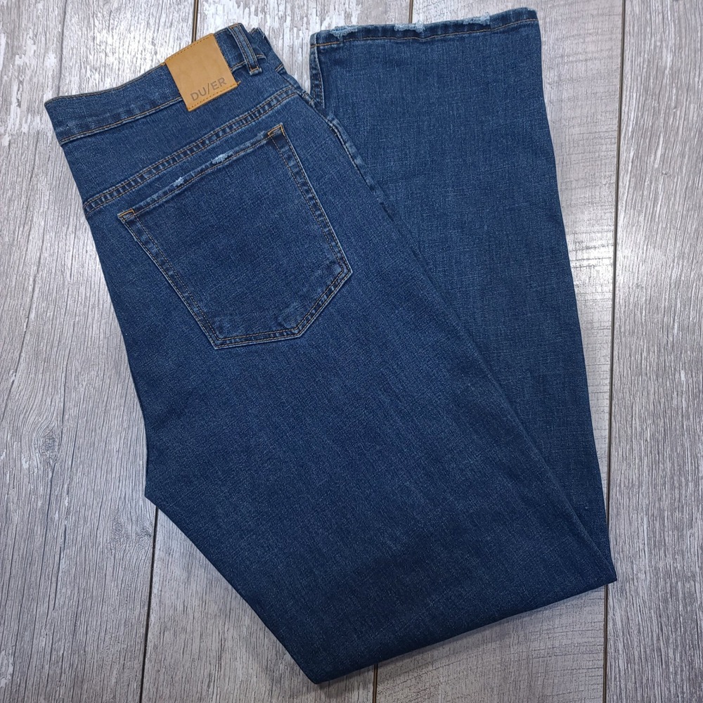 DU/ER Loose Straight Jeans Women 31x32 Blue Button Fly Performance Denim